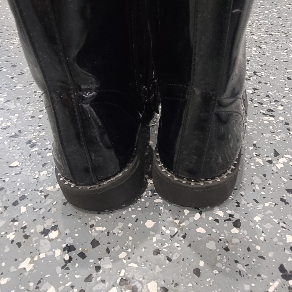 Boots - Picture 5 of 7